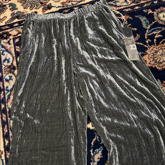 NWT Double D Ranch Velvet Pants in Silvered Sleigh - Picture 4 of 11